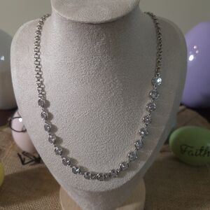 NWT Vince Camuto Silvertone Crystal Bezel Necklace